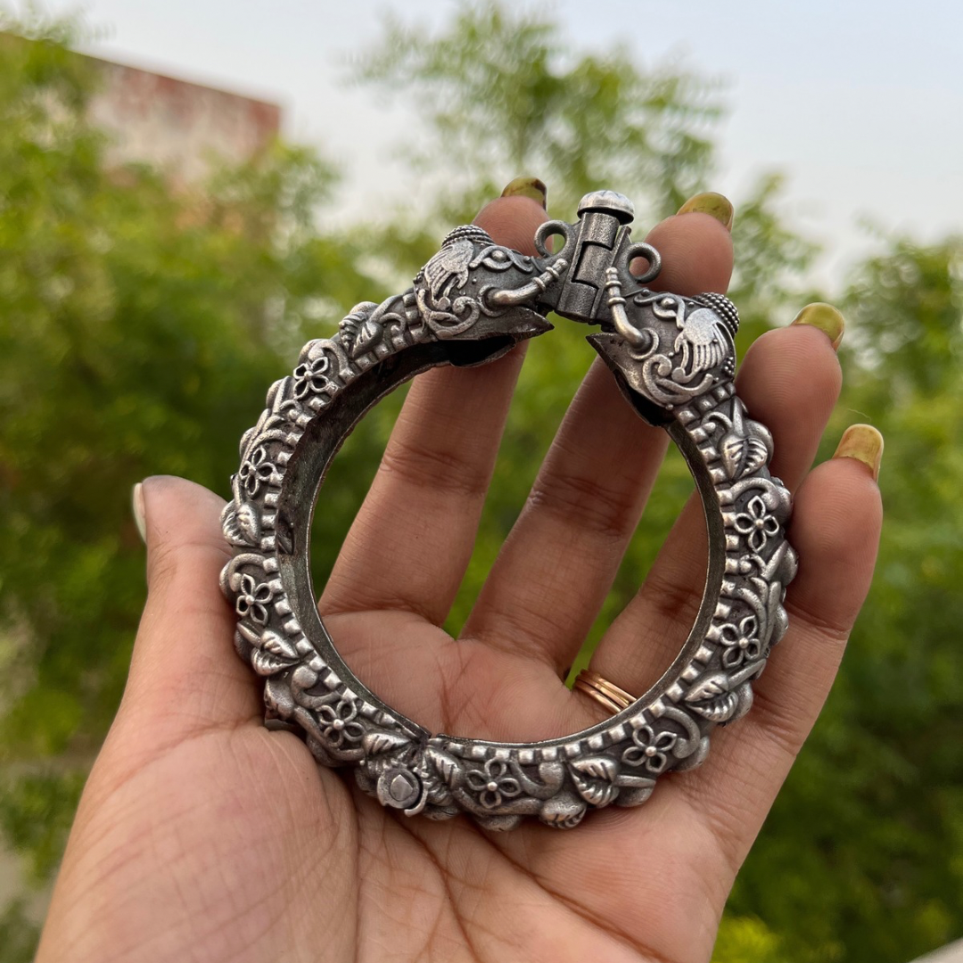 Gaj / elephant Brass kada