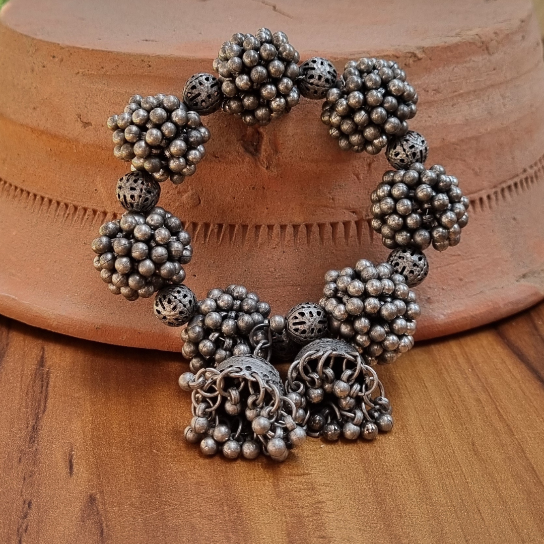 Ayra 2-in-1 Gajra cum Bracelet