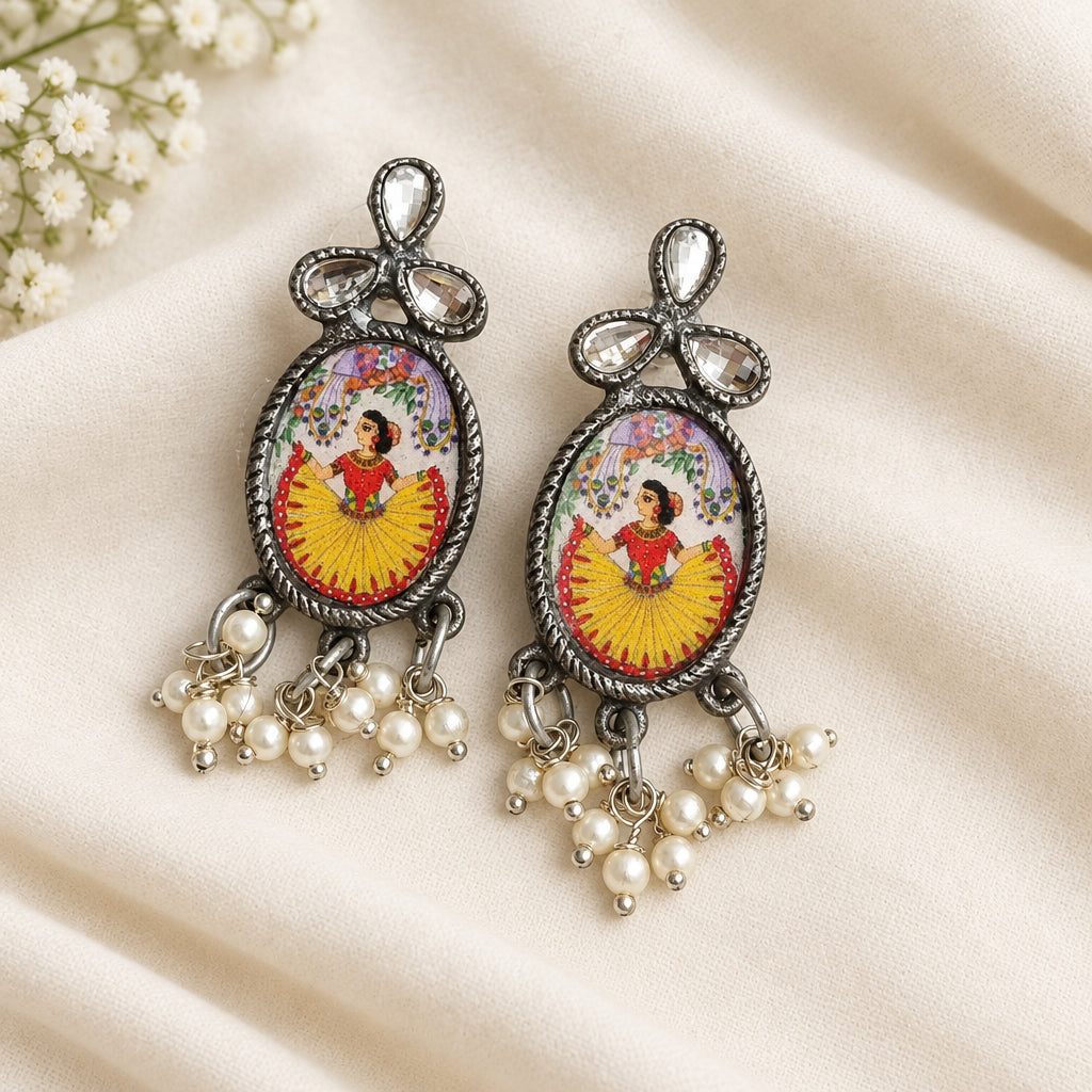 Lady Small Picture earrings