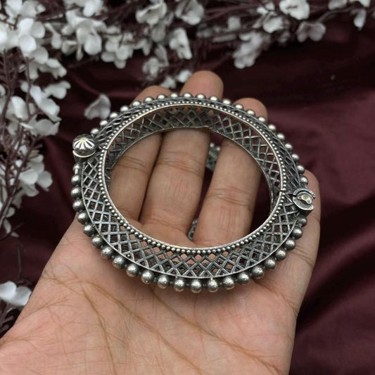 Jali Aishwarya Brass Kada