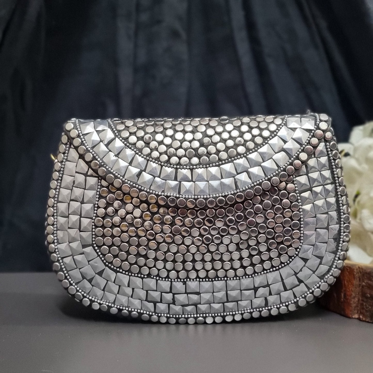Silver metal bag with Sling chain