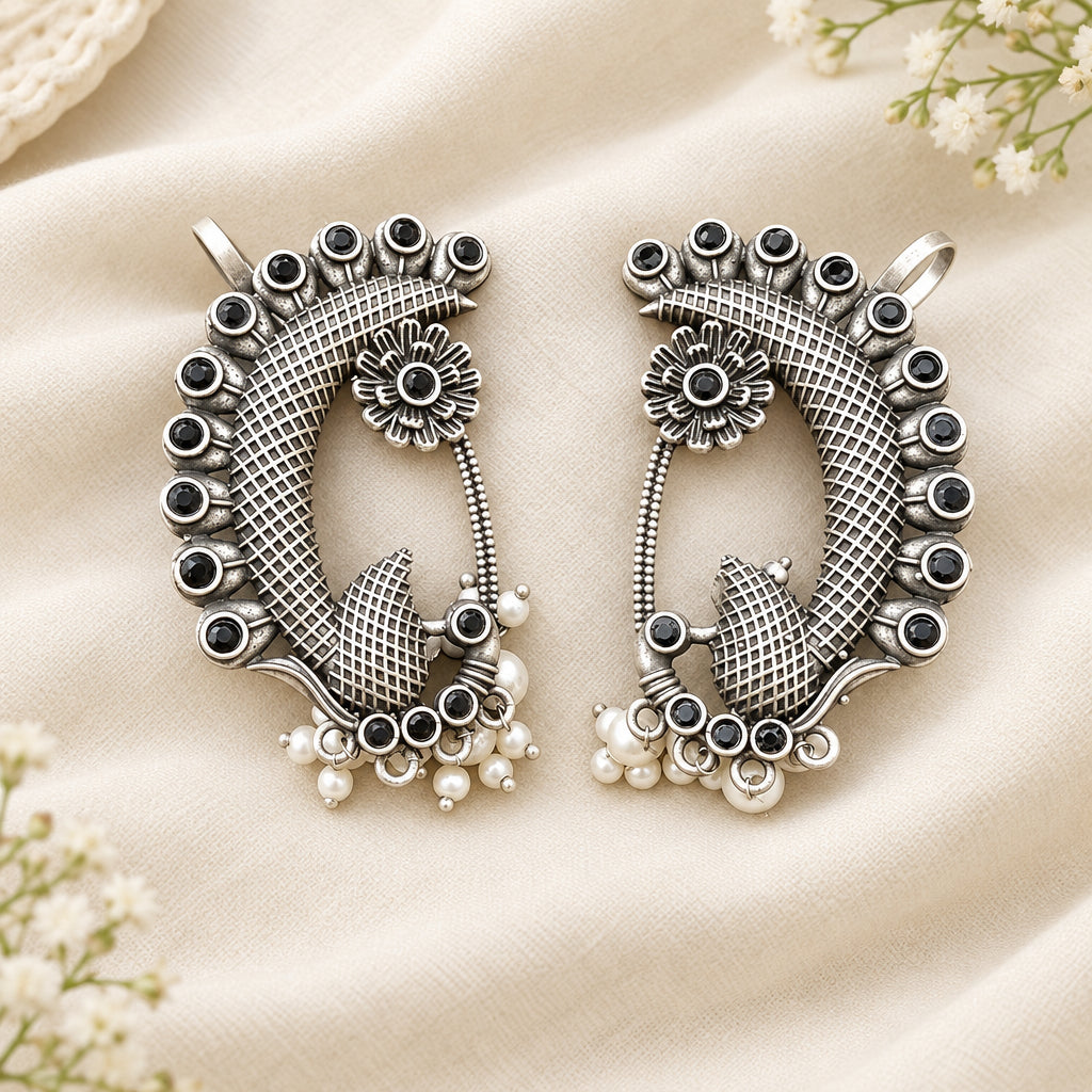 Statement earcuff