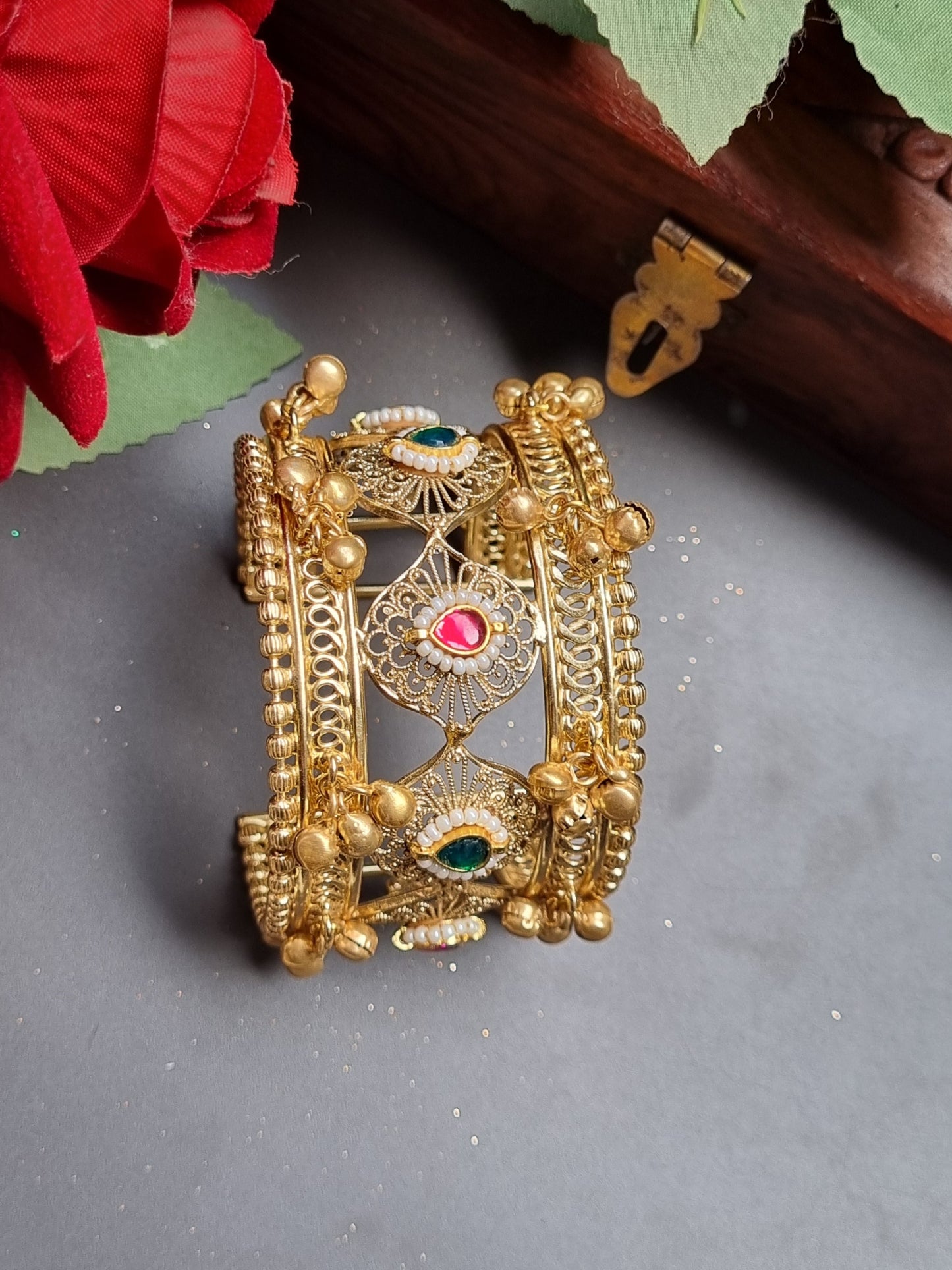 Pachi kundan Statement Golden Brass Kada/Handcuff