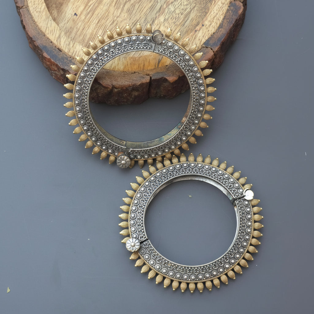 Dual tone Brass Kada