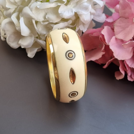 Chinky whire resin Bangles