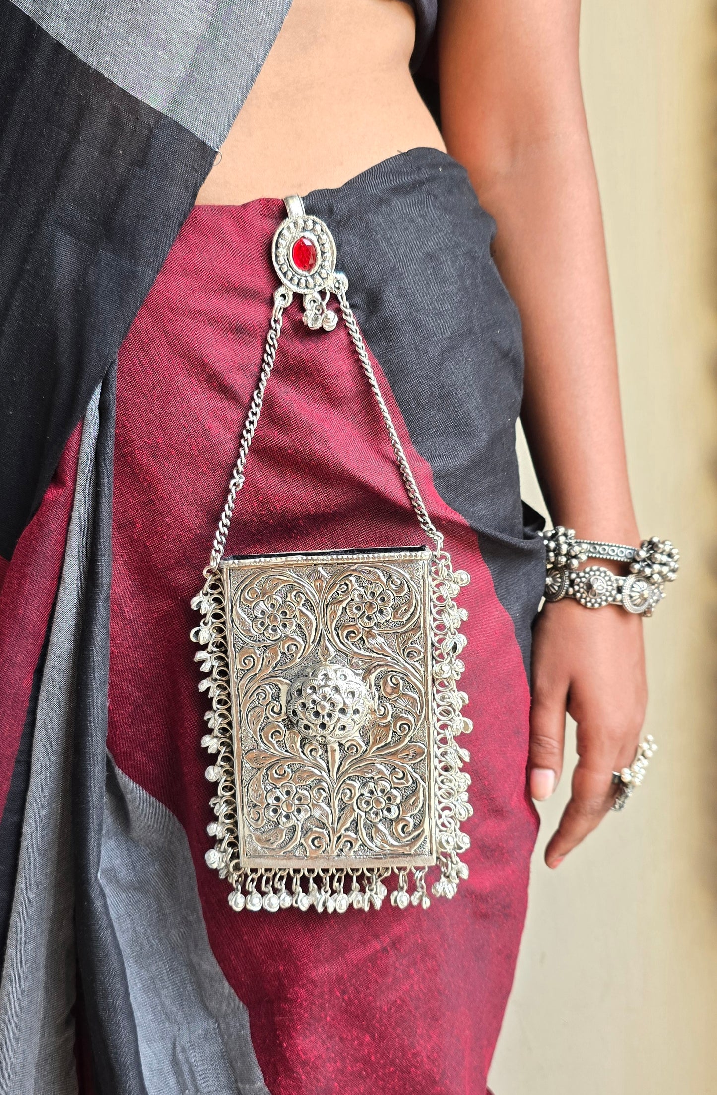 Rajwada Chandi Mobile Batua