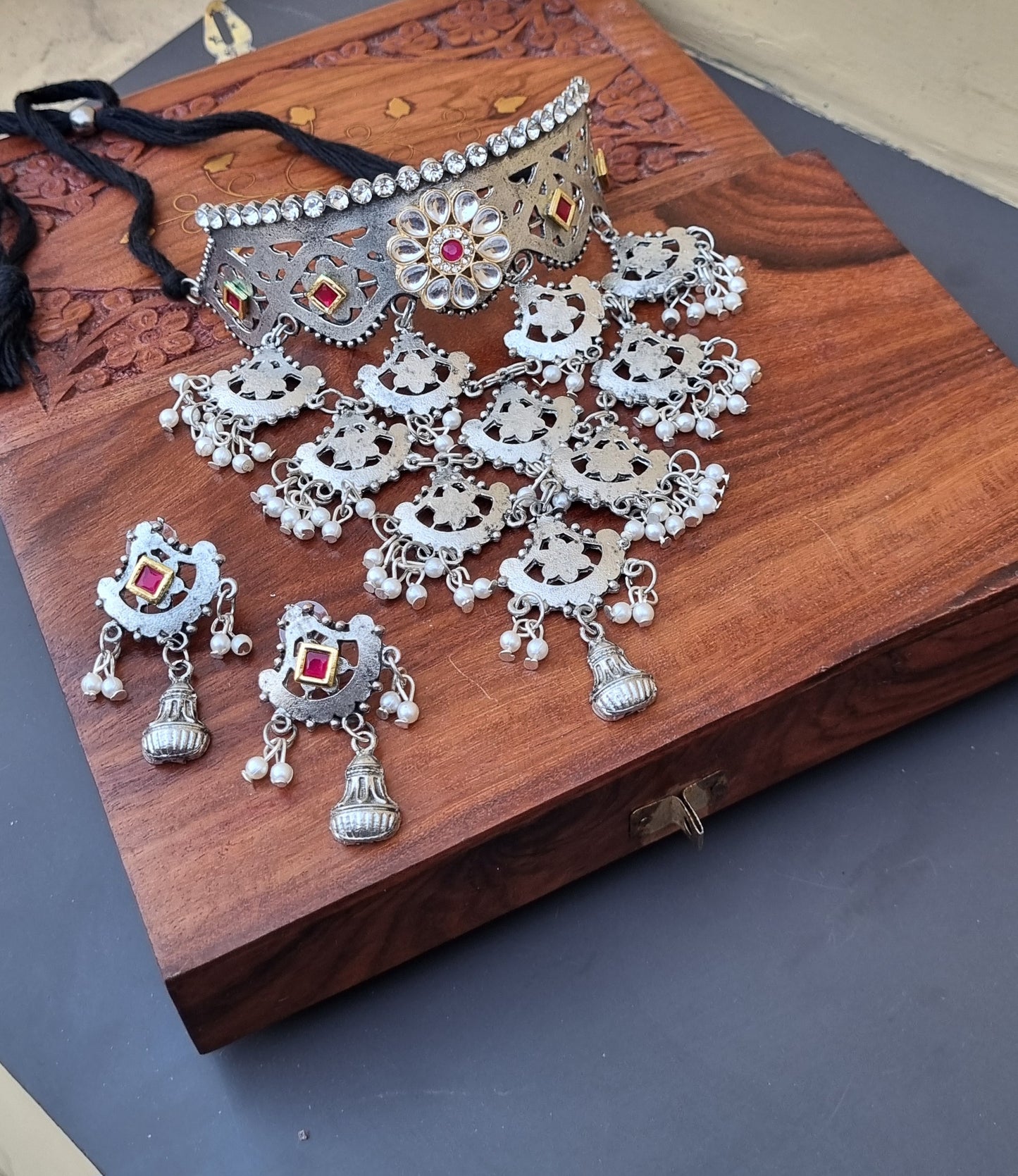 Fusion Oxidised Jhanvi Hasli Set