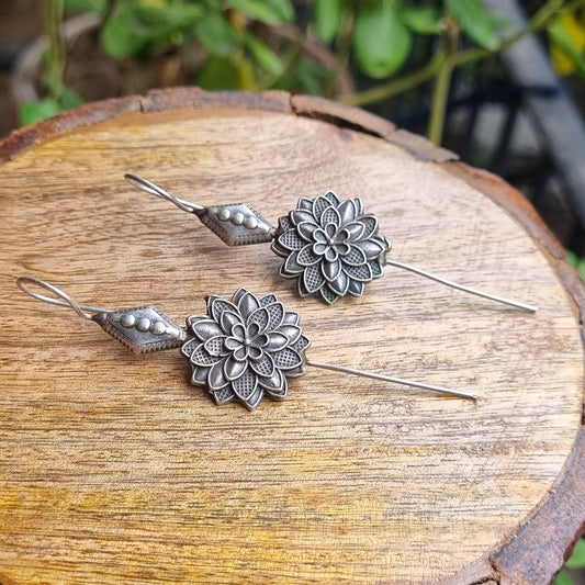 Flower Needle Bugadi Earcuff