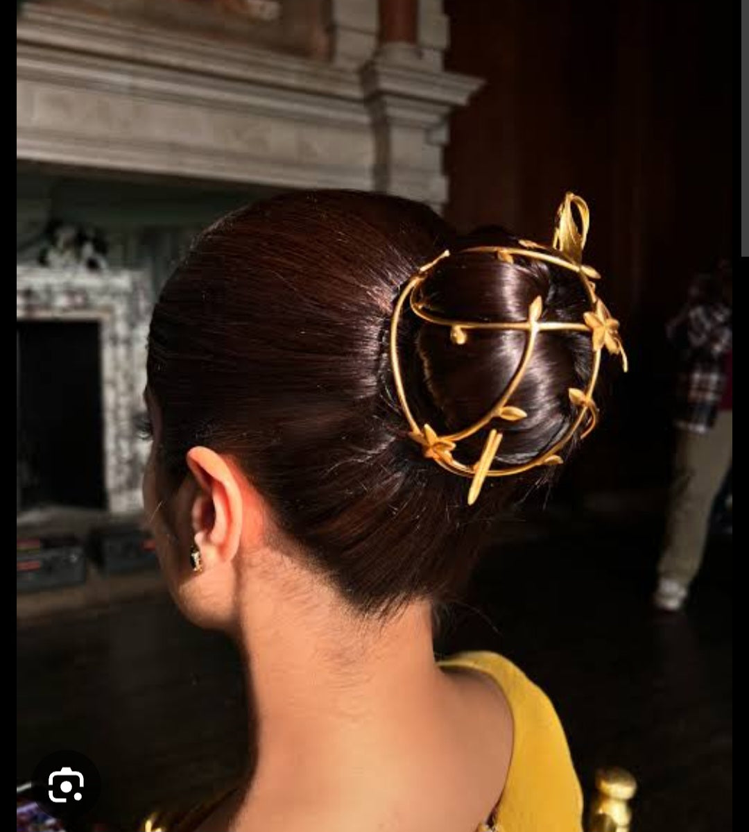 Pearl bun : Jhanvi inspired Hair Bun Cage Accessory