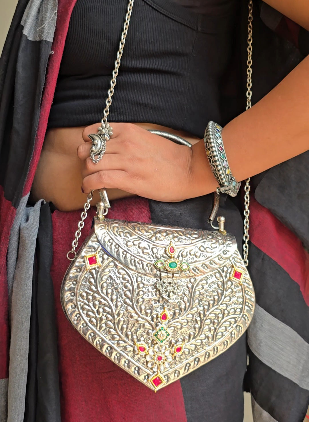 Rajwada Chandi Batua