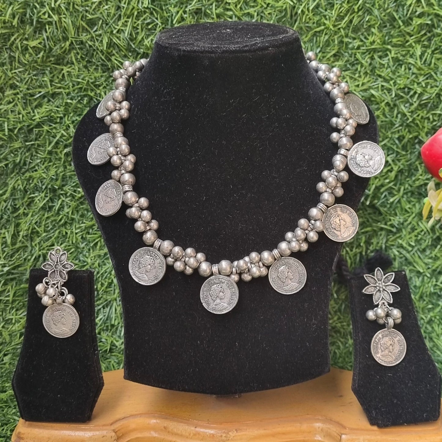 Coin choker set