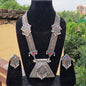 Taruna Necklace Set