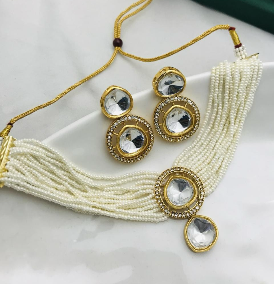 Kundan pearl choker