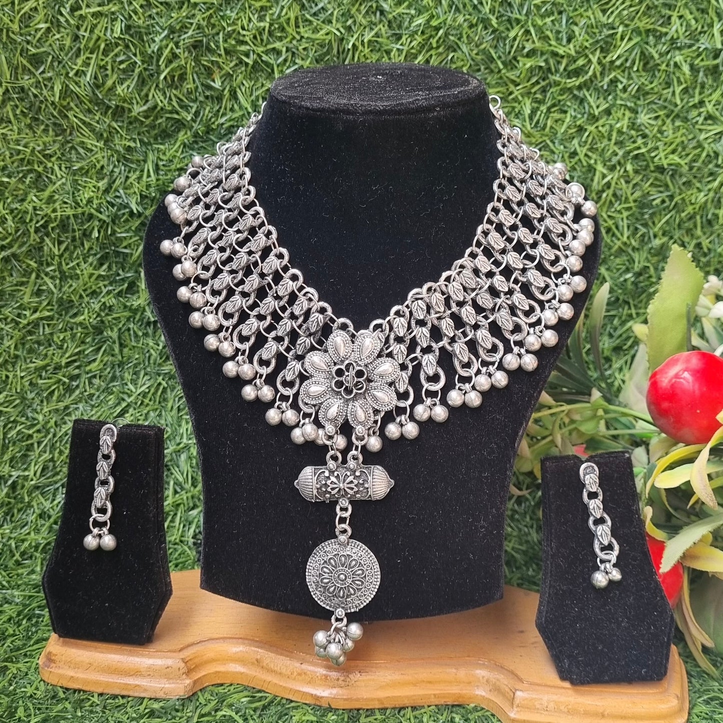 Devyani Necklace set