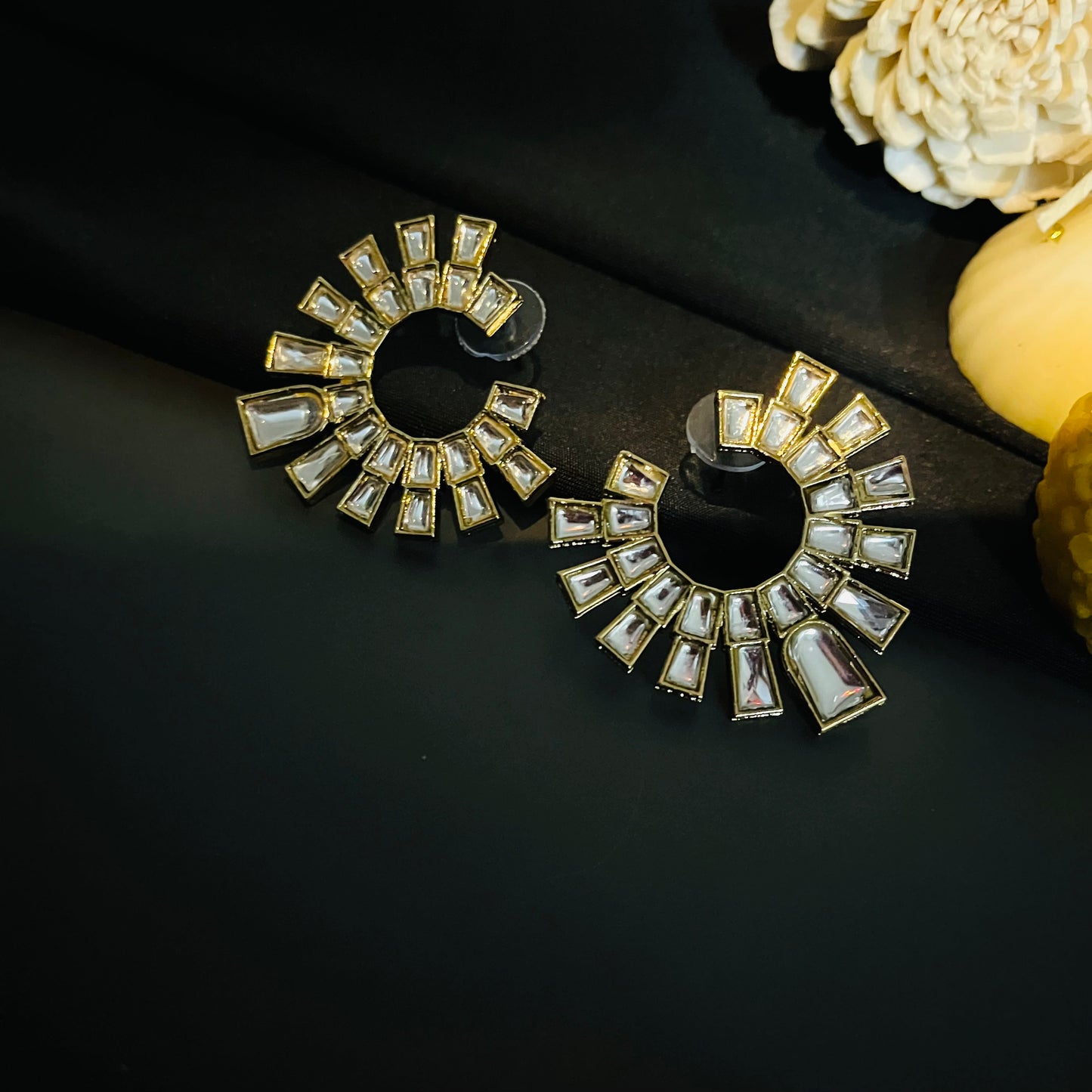 Saanjh kundan earrings