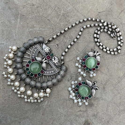 Mayur Pendant Set