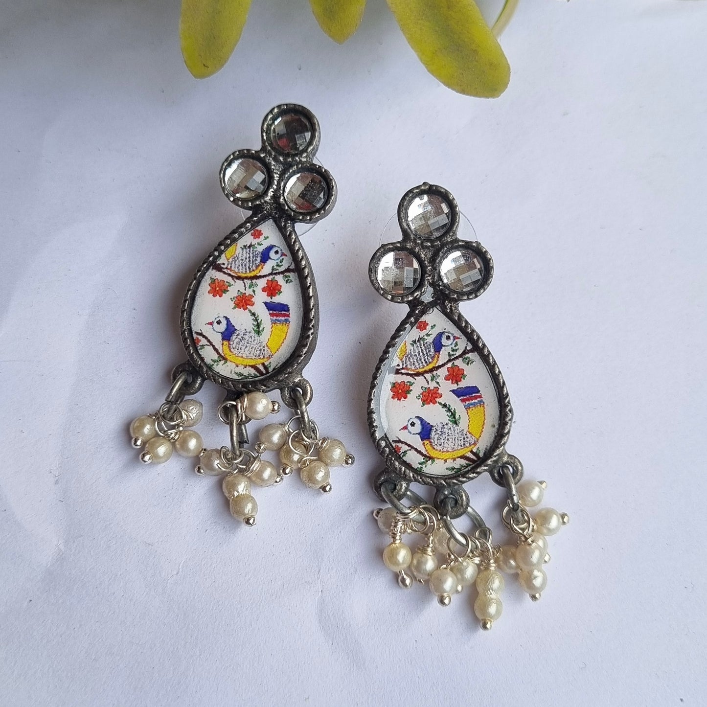 Bird Small Picture earrings