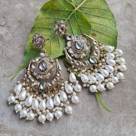Jhanvi Kundan Earrings