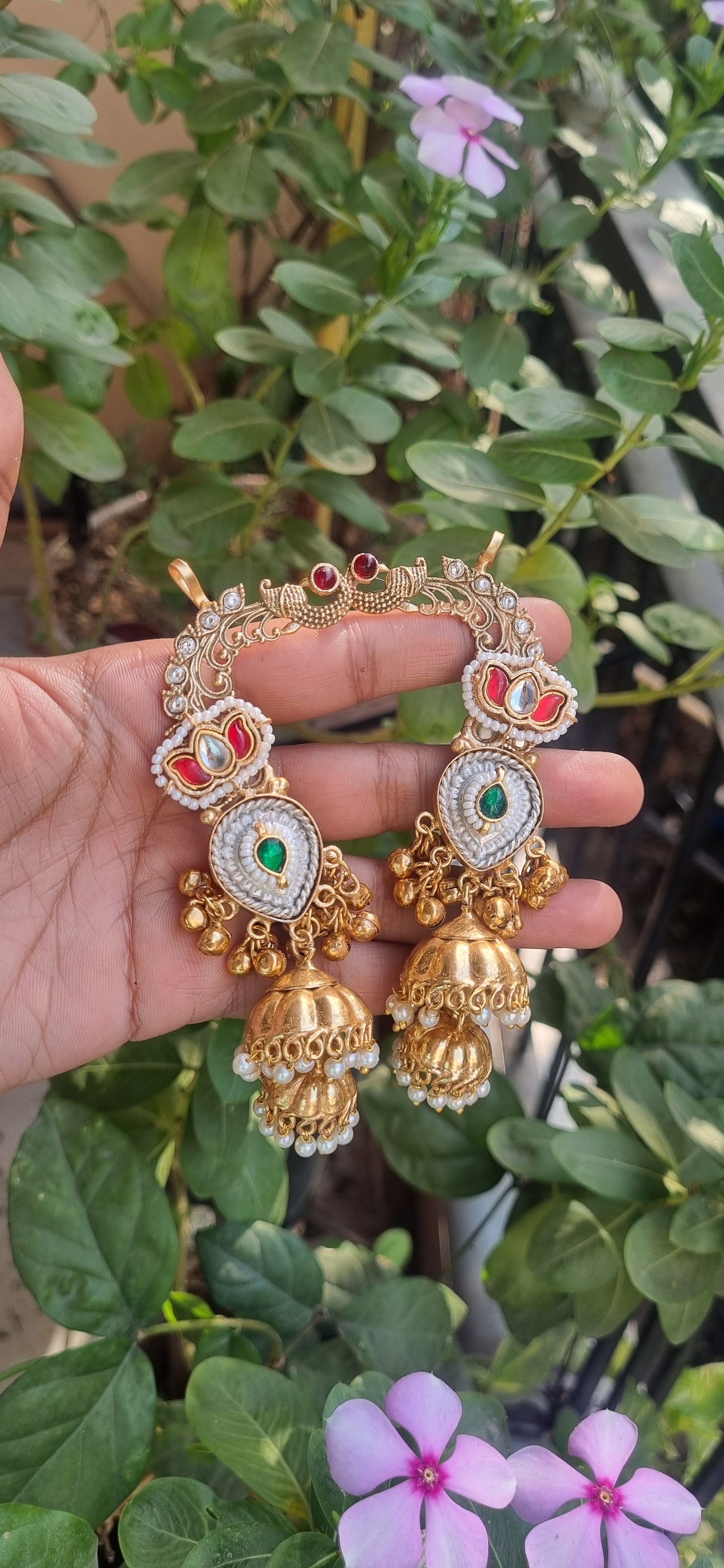 Pachi Kundan Golden Earcuff