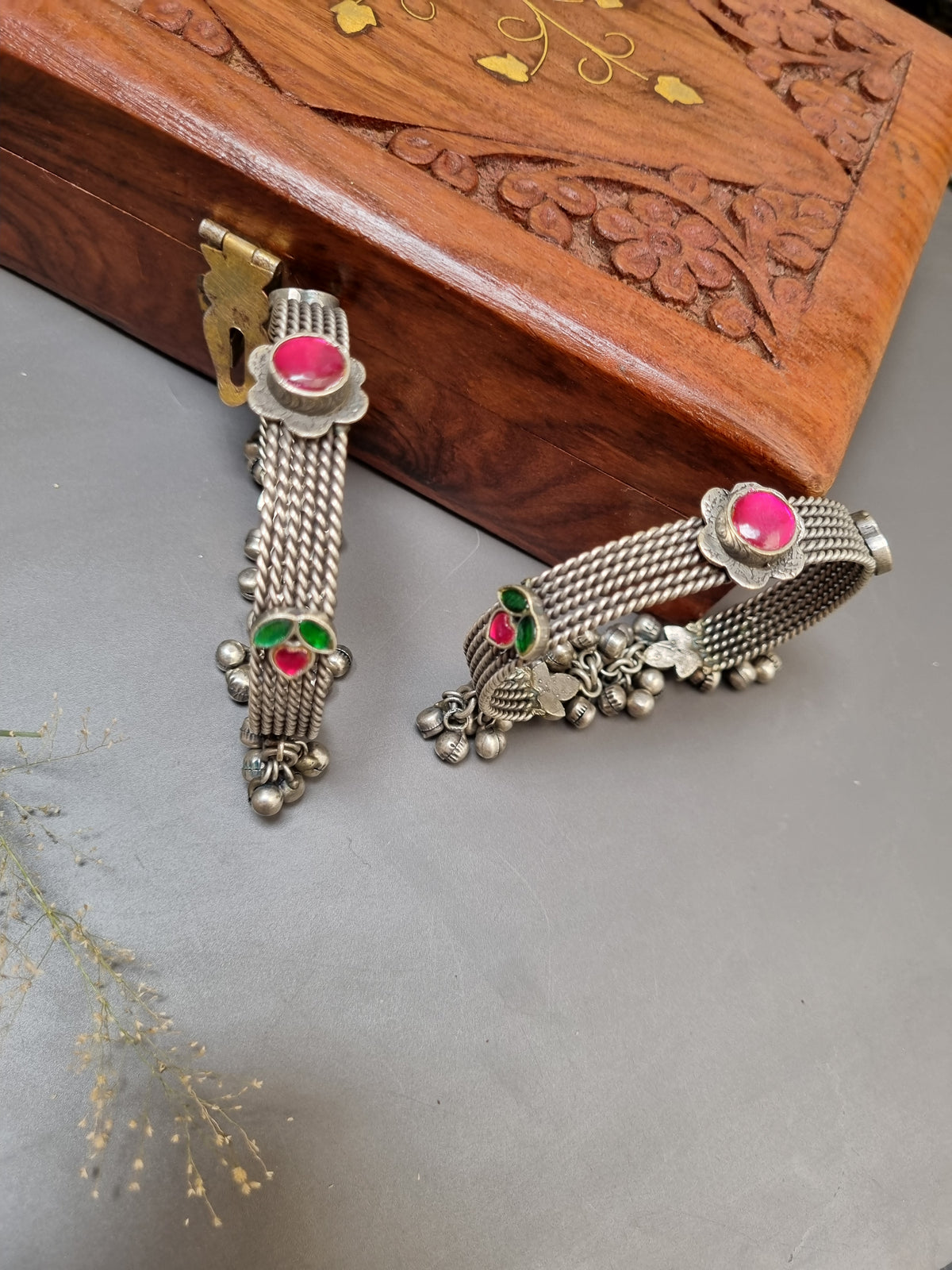 Pachi kundan Ghunghru Bangles- Brass single price kada price mention