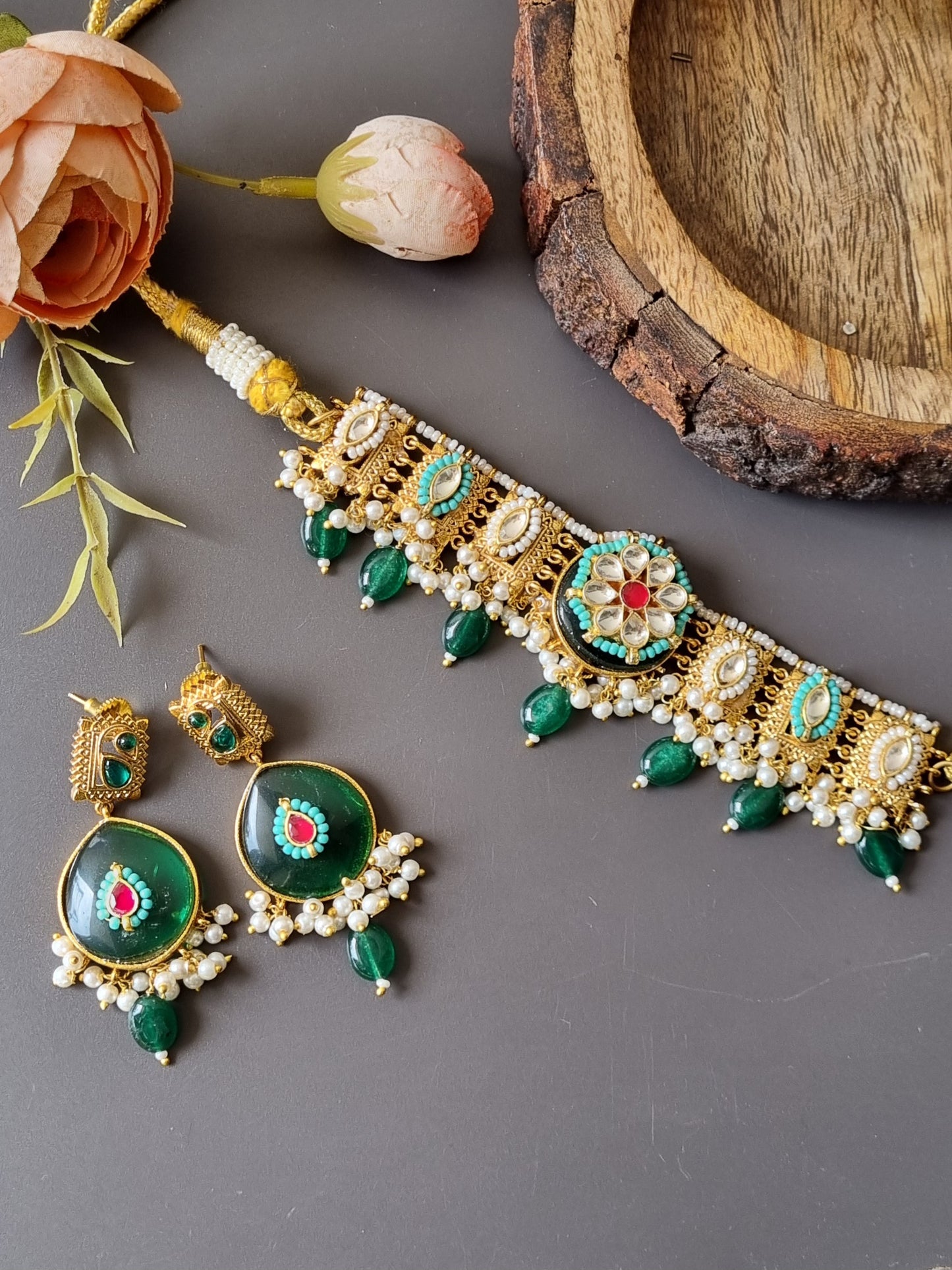 Golden Fusion Pachi Kundan golden Choker Set
