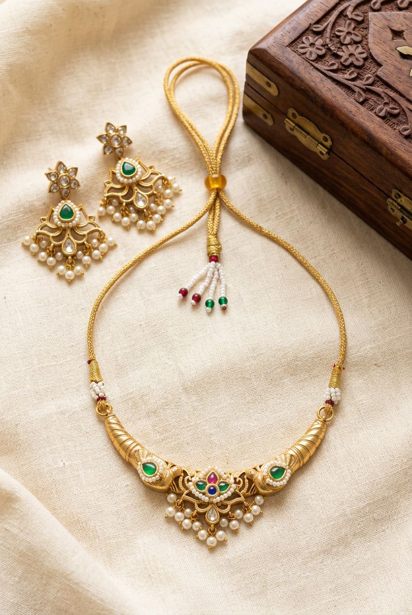 Pachi Kundan Fusion Hasli Set