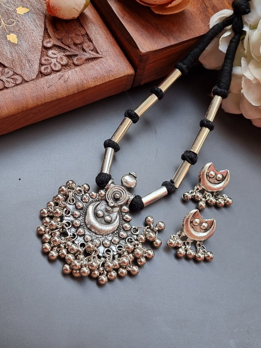 Karena thread necklace set
