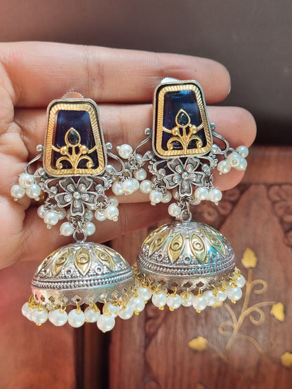 Munaar Dual tone Brass Jhumka