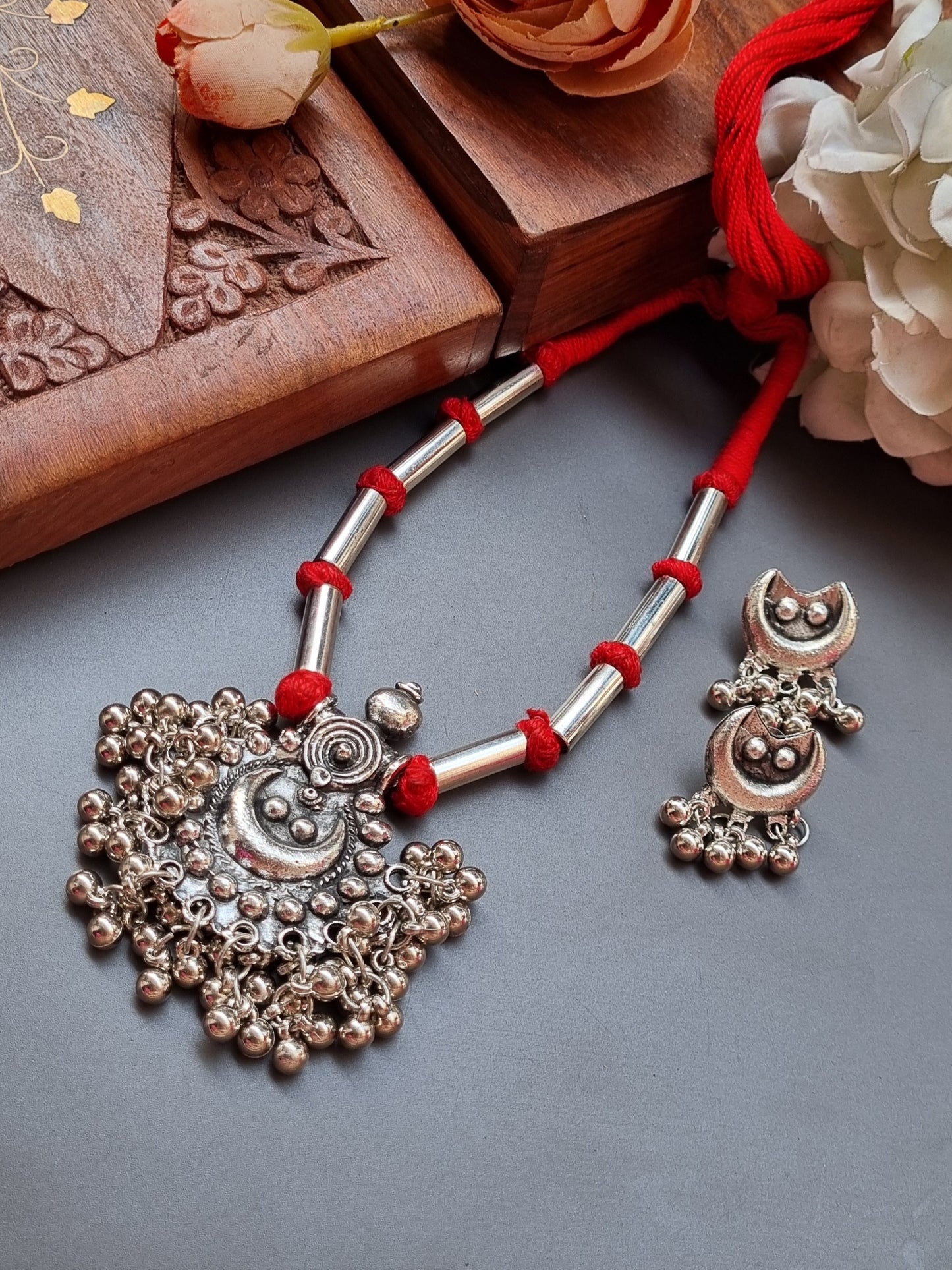 Karena thread necklace set
