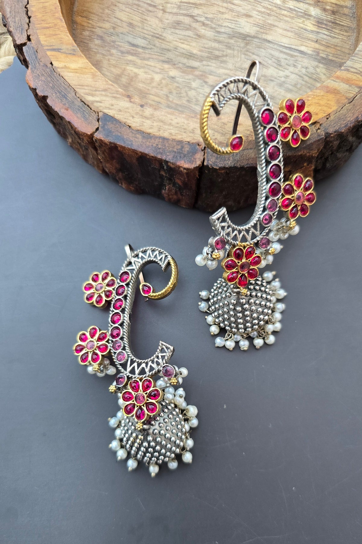 Dual tone Stone Earcuff