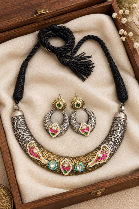 Pachi Kundan Dual tone Hasli Choker Set