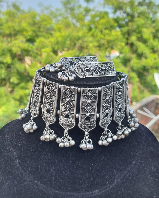 Jigna Oxidised Choker set