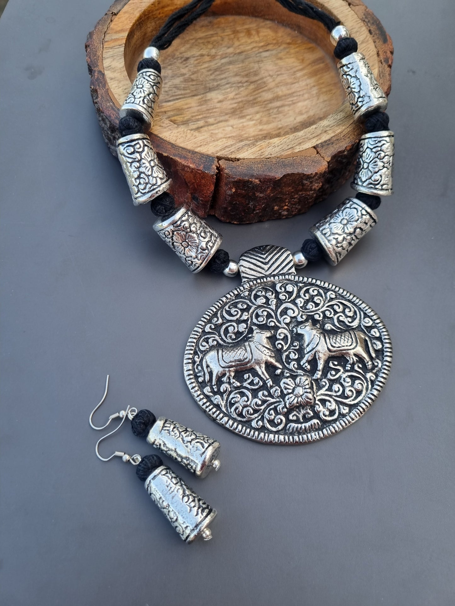 Thread Nandi Necklace set