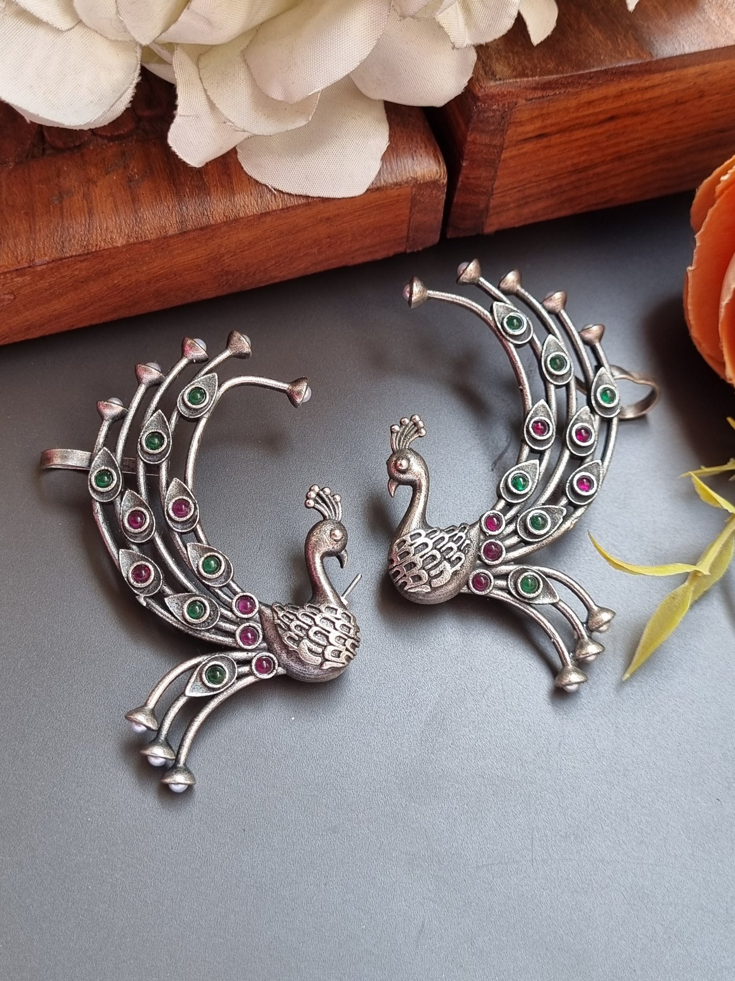Peacock brass Earcuff