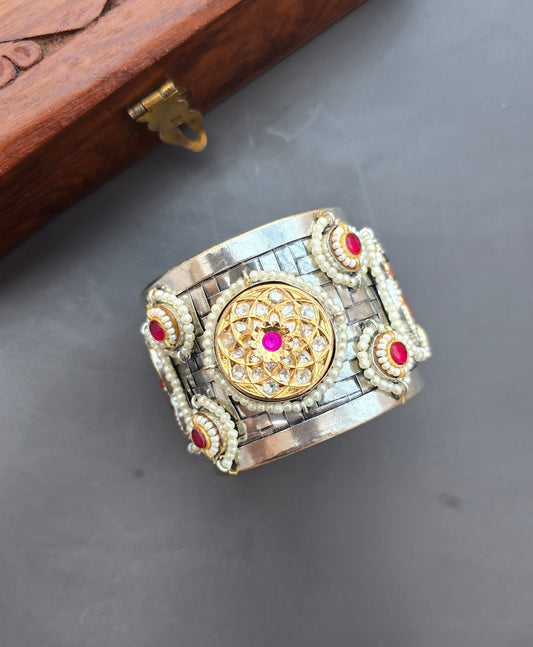Fusion Statement Handcuff/ Kada