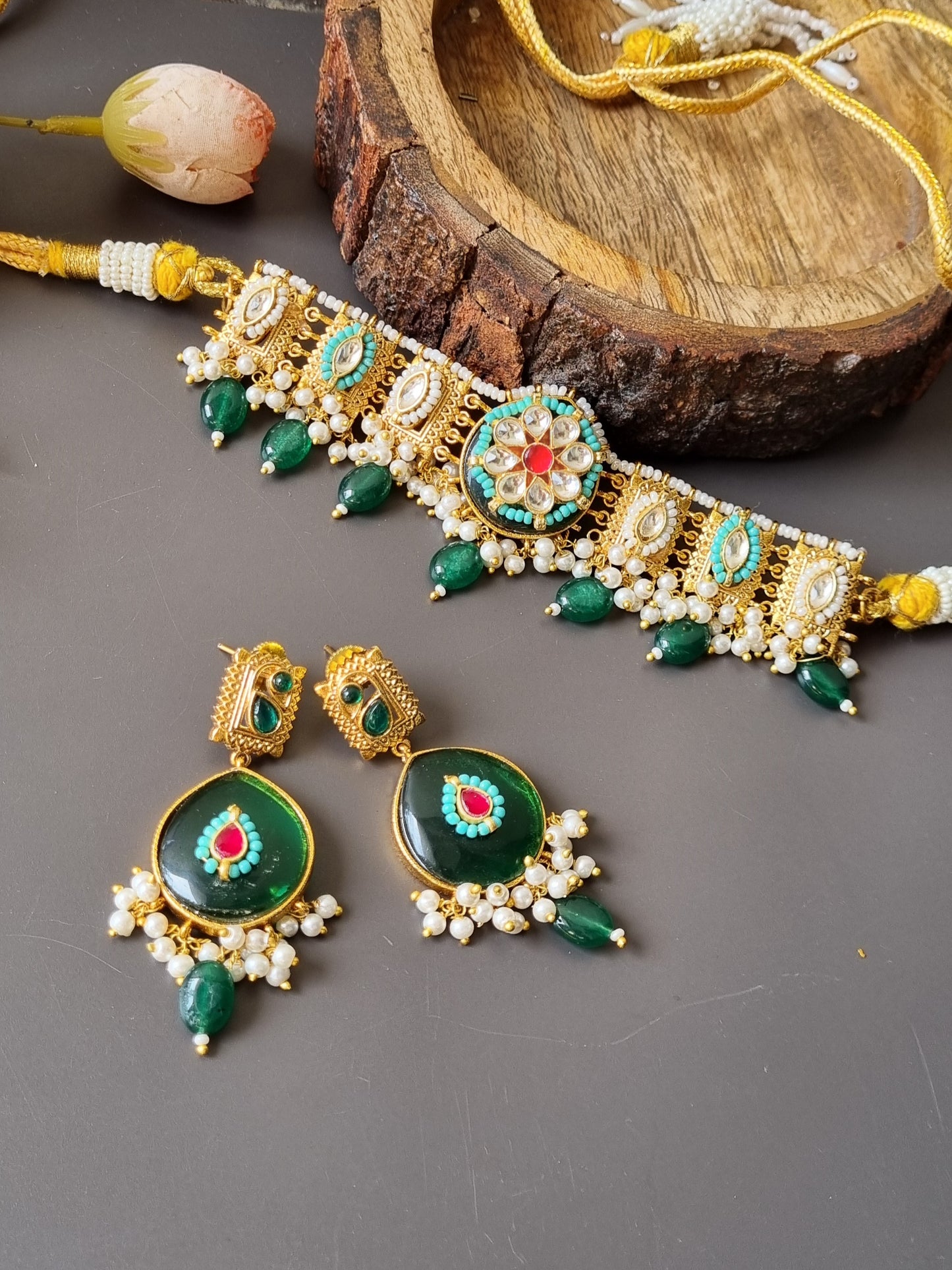 Golden Fusion Pachi Kundan golden Choker Set