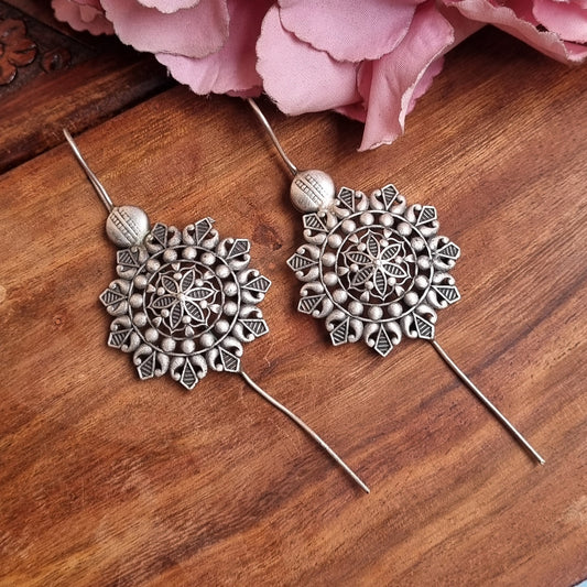 Needle Bugadi Earcuff