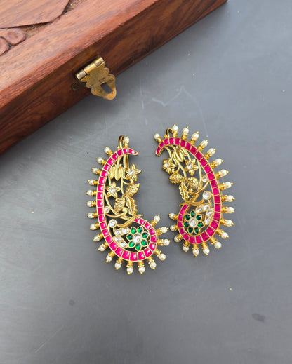 Pachi Kundan Golden Earcuff