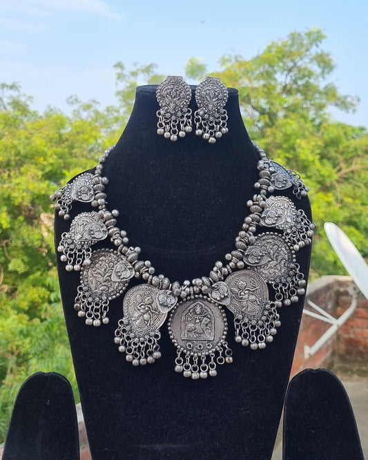 Figures Oxidised Necklace set