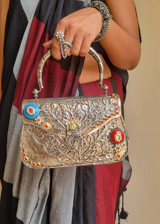 Rajwada Chandi Batua