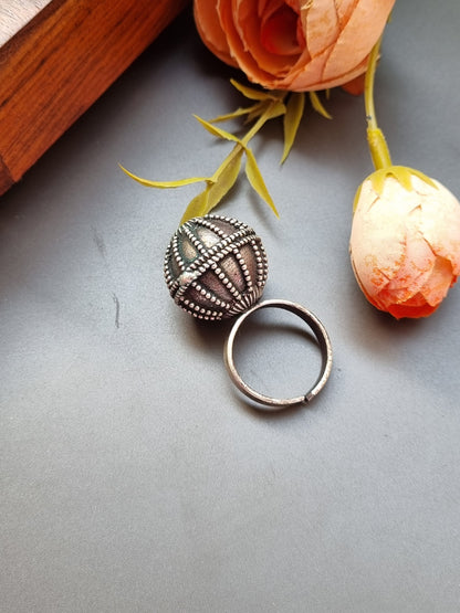 Ishqari Brass Ring