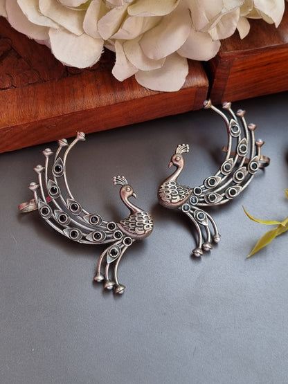 Peacock brass Earcuff