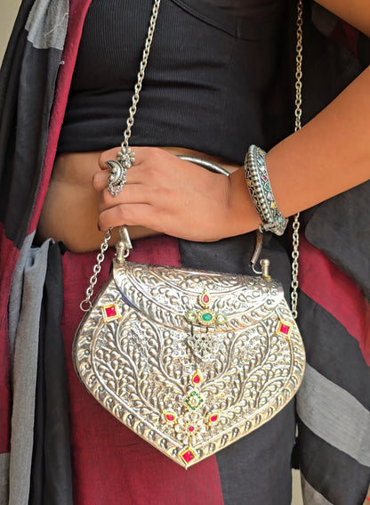 Rajwada Chandi Batua