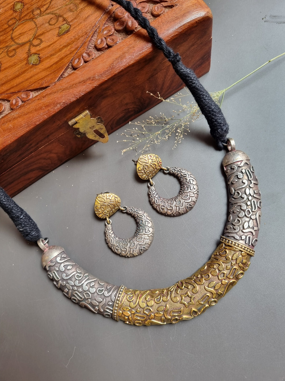 Brass dual tone Hasli Set