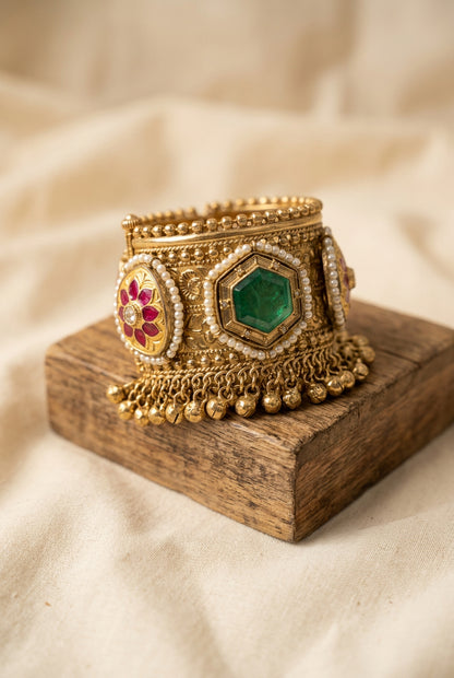 Mahnoor Golden Pachi Statement Brass Handcuff/Kada